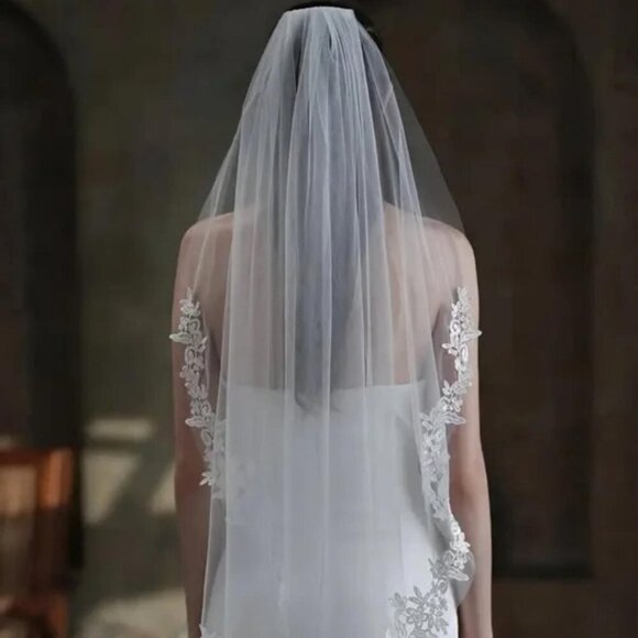 Wedding veil Embroidered with Golden Hair Comb New ✨✨